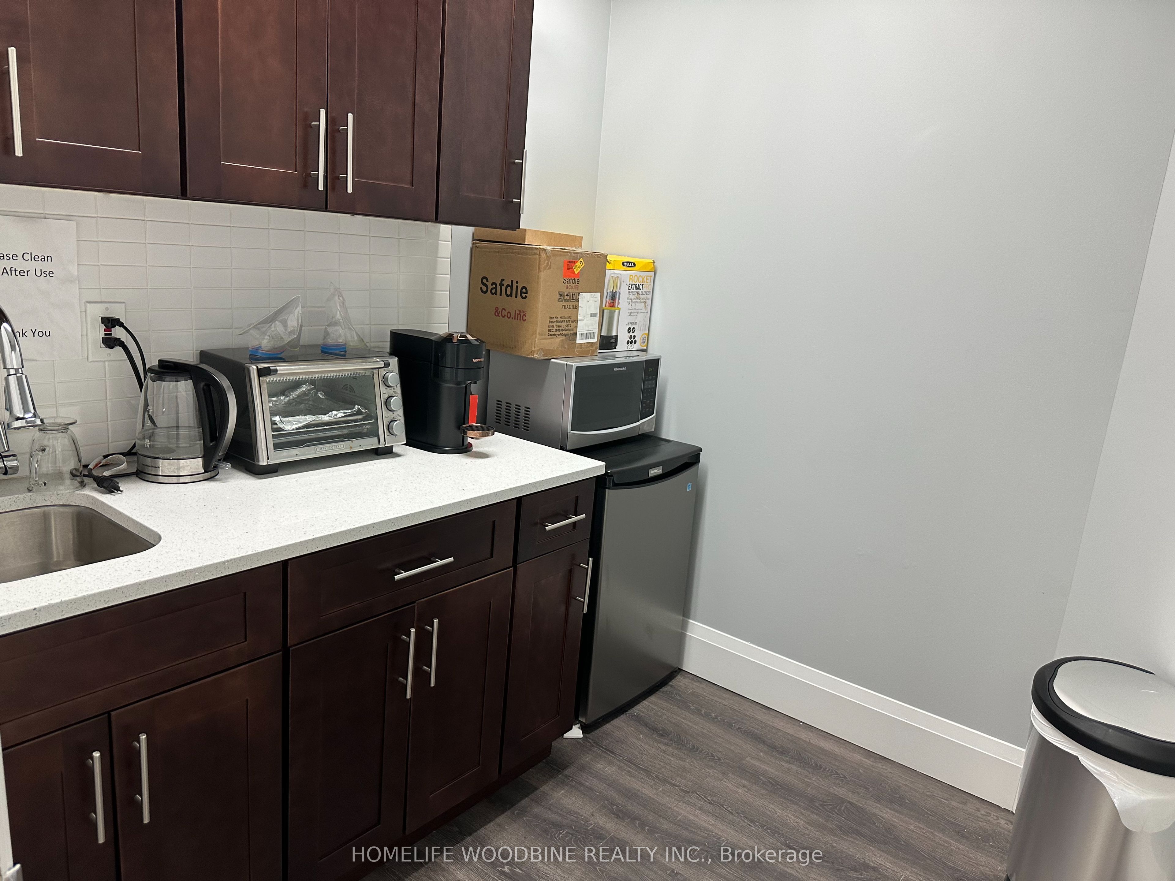 #19 - 5225 Orbitor Drive Property Photo 3