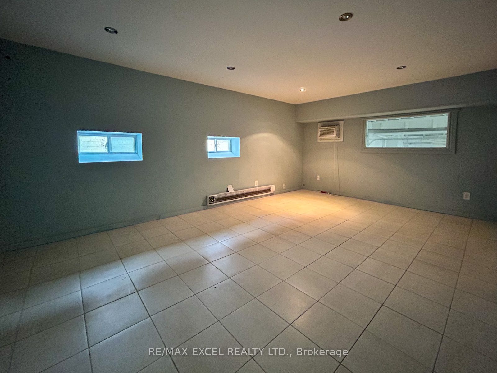 31 Milford Avenue Property Photo 10
