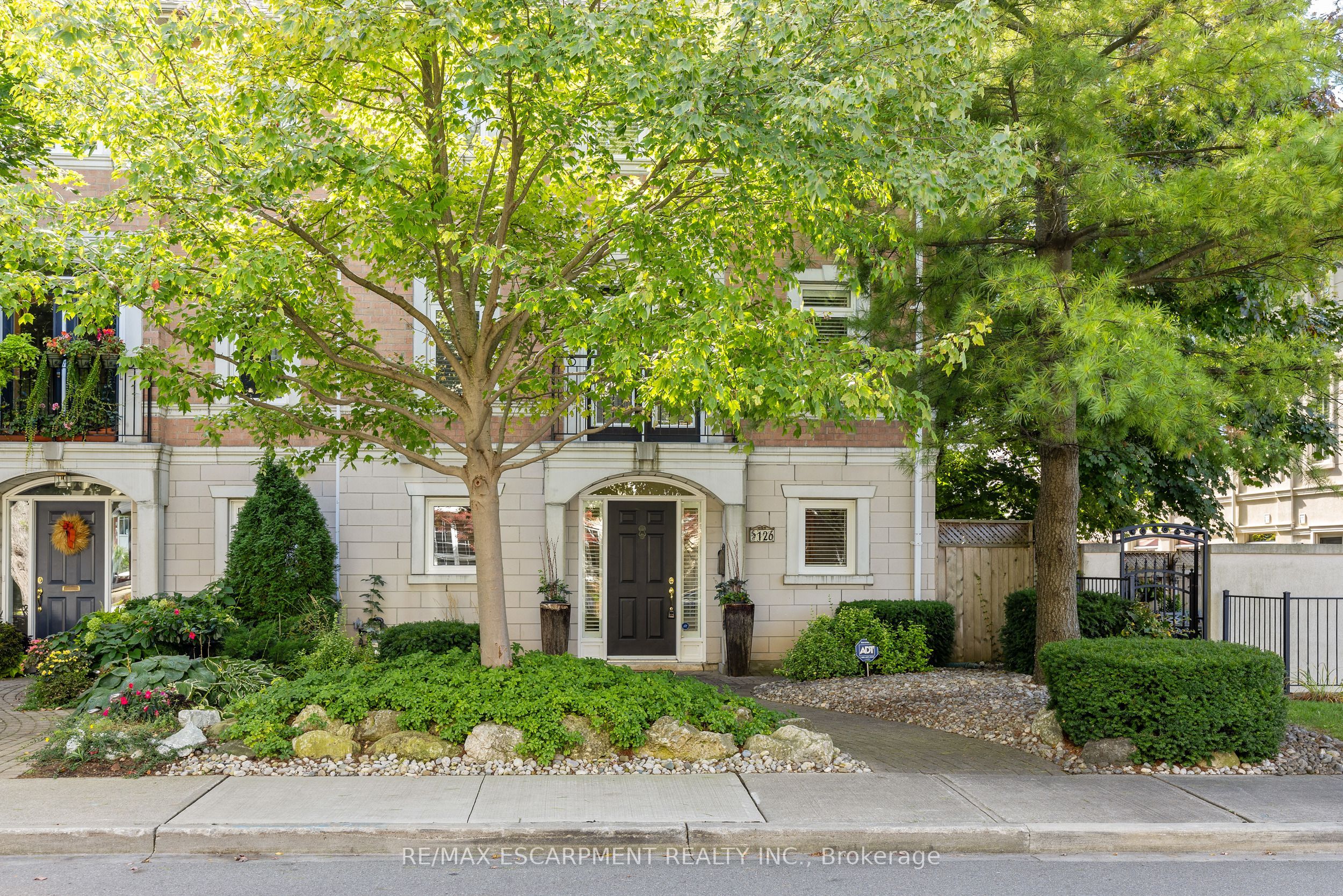 126 Brant Street Property Photo