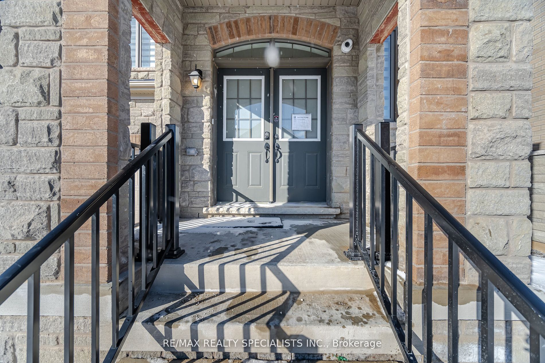 18 Eastman Drive Property Photo 3