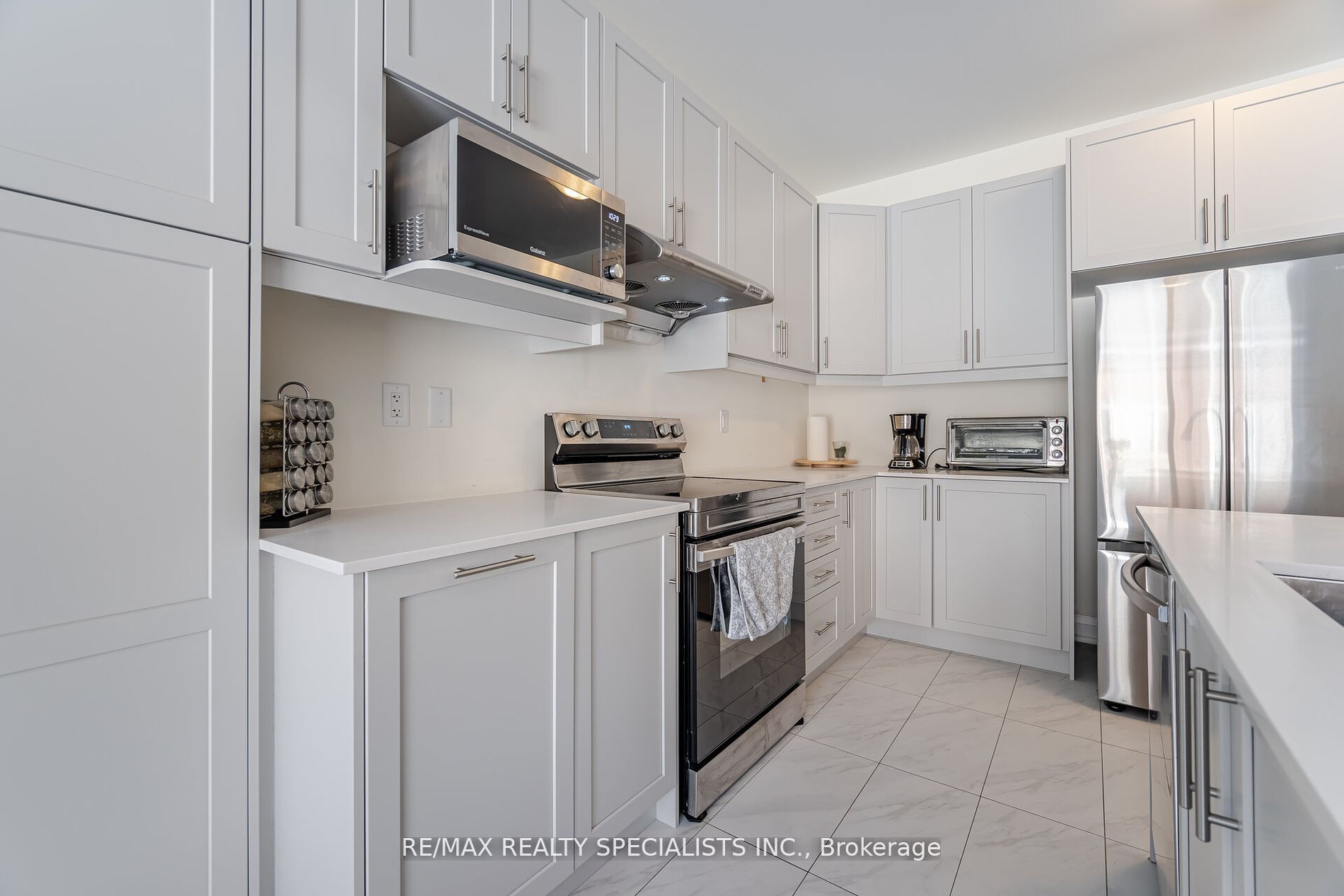 18 Eastman Drive Property Photo 9