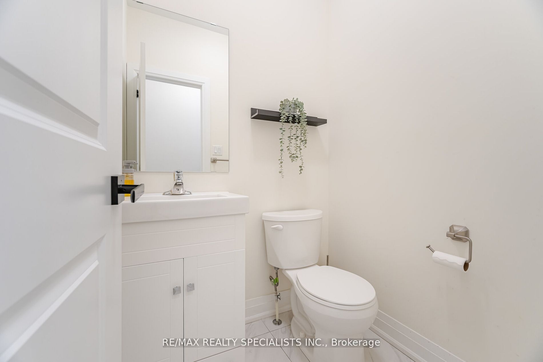 18 Eastman Drive Property Photo 15