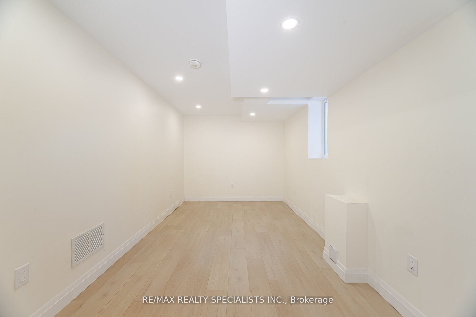 18 Eastman Drive Property Photo 33