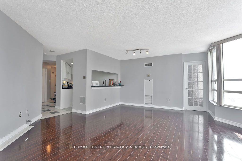 250 Webb Drive 1506 Property Photo 4