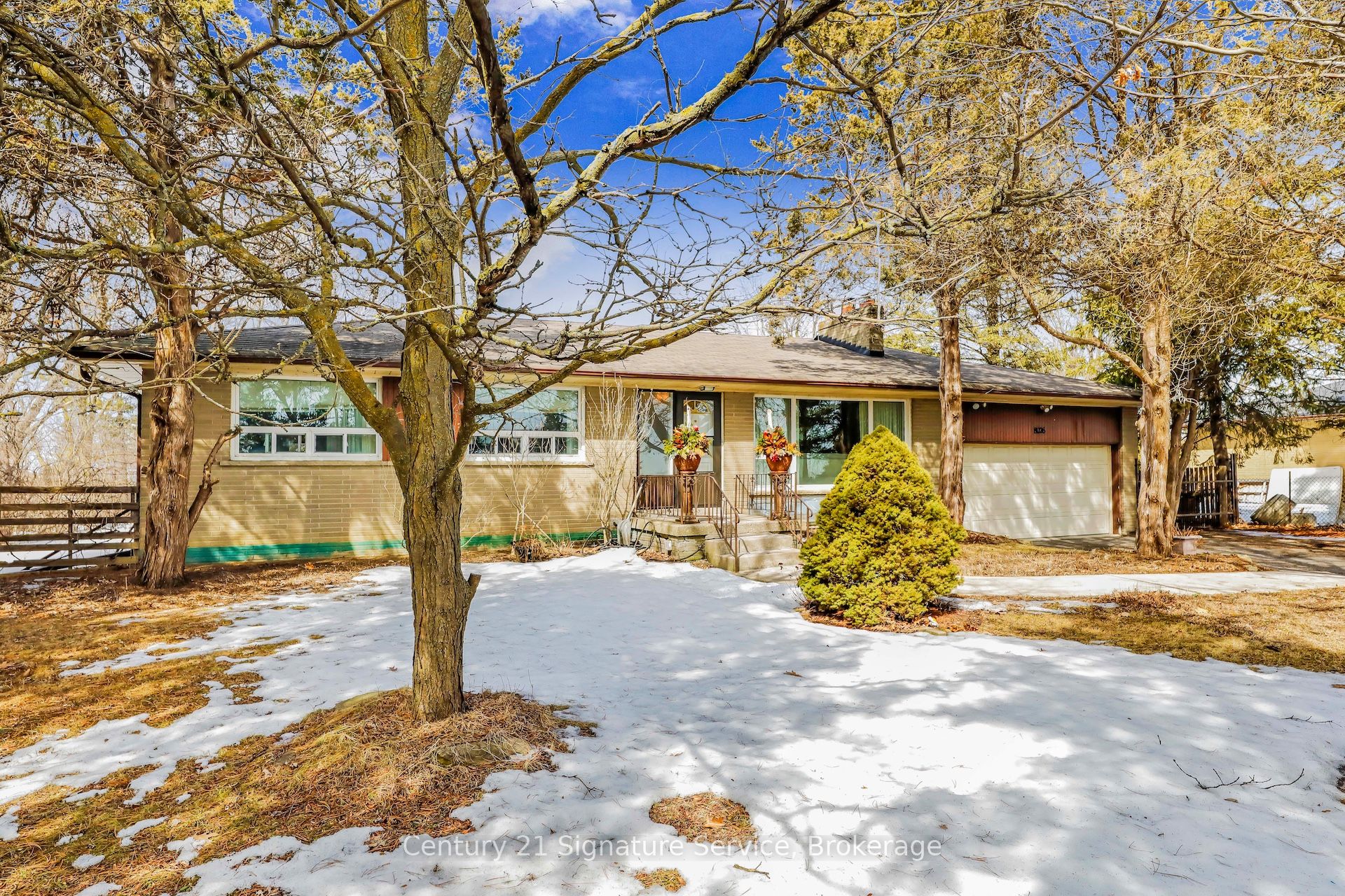 8026 Mayfield Rd Property Photo