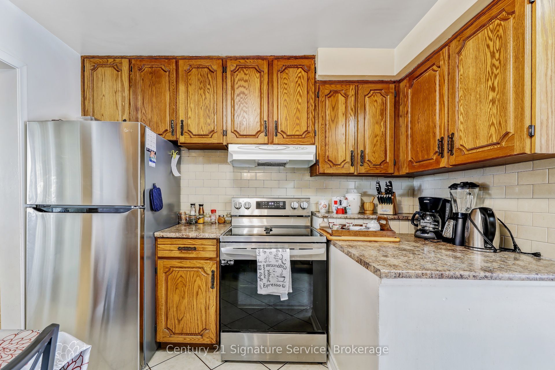 8026 Mayfield Road Property Photo 9
