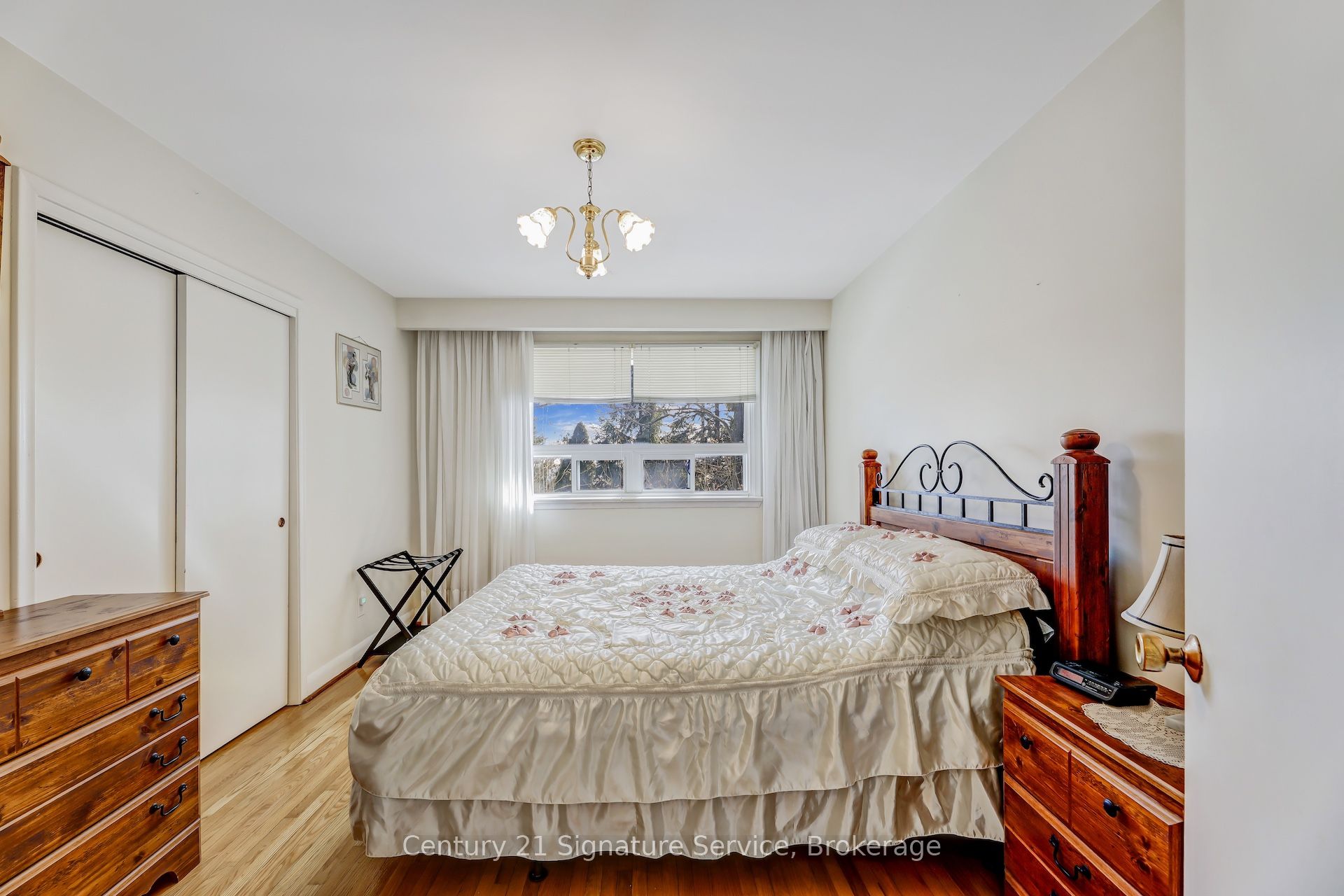 8026 Mayfield Road Property Photo 18