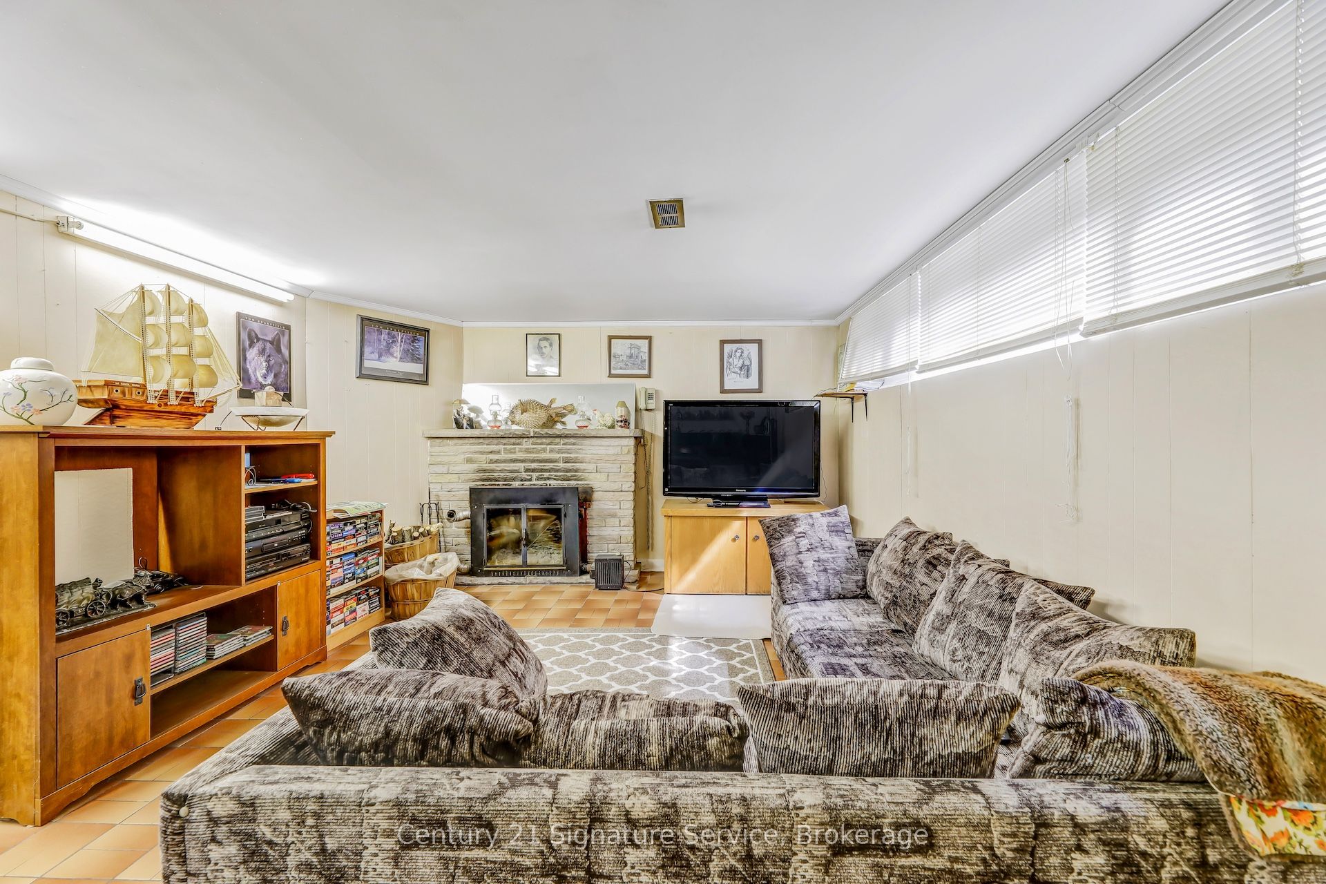8026 Mayfield Road Property Photo 28