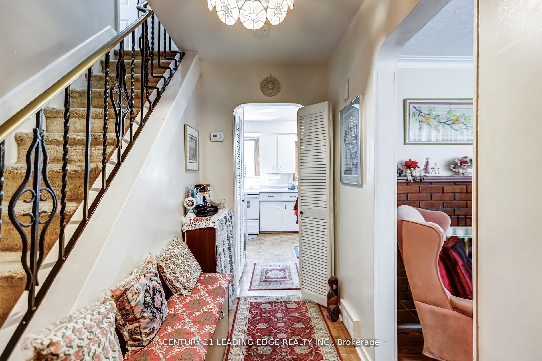 19 Royaleigh Avenue Property Photo 2