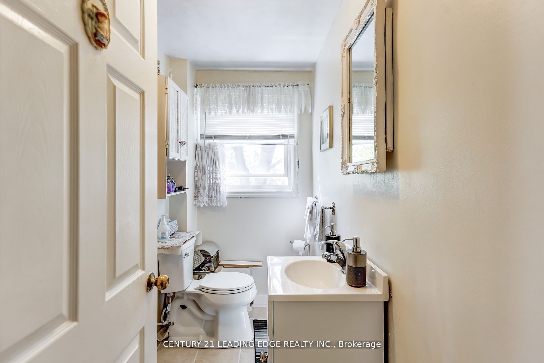19 Royaleigh Avenue Property Photo 18