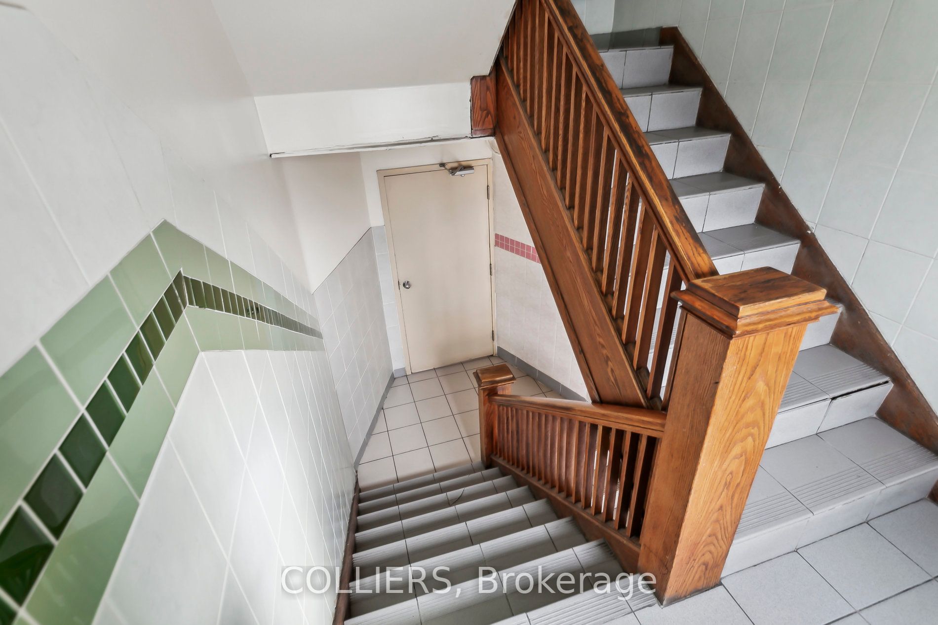 1926 Bloor Street Property Photo 8