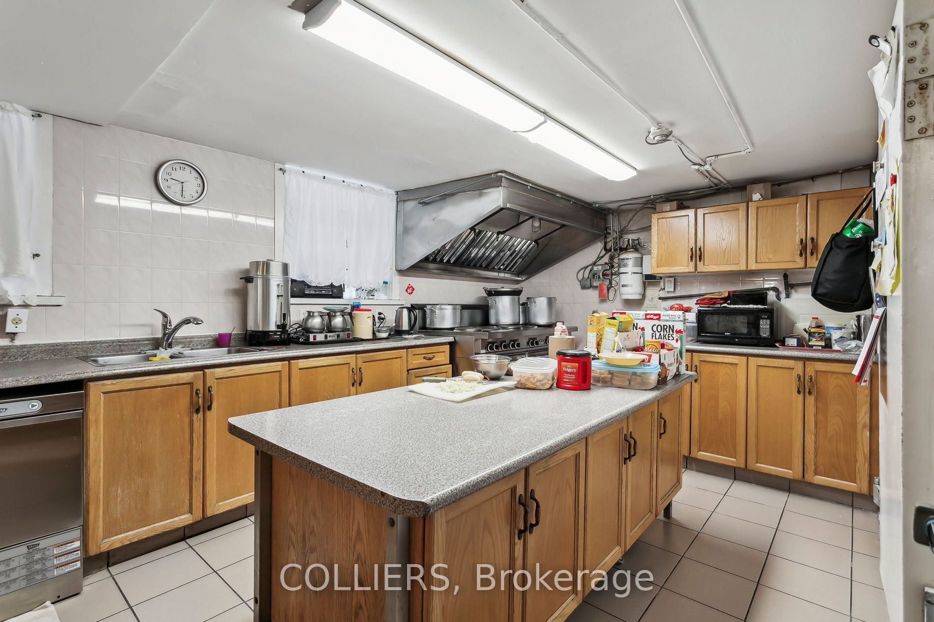 1926 Bloor Street Property Photo 10