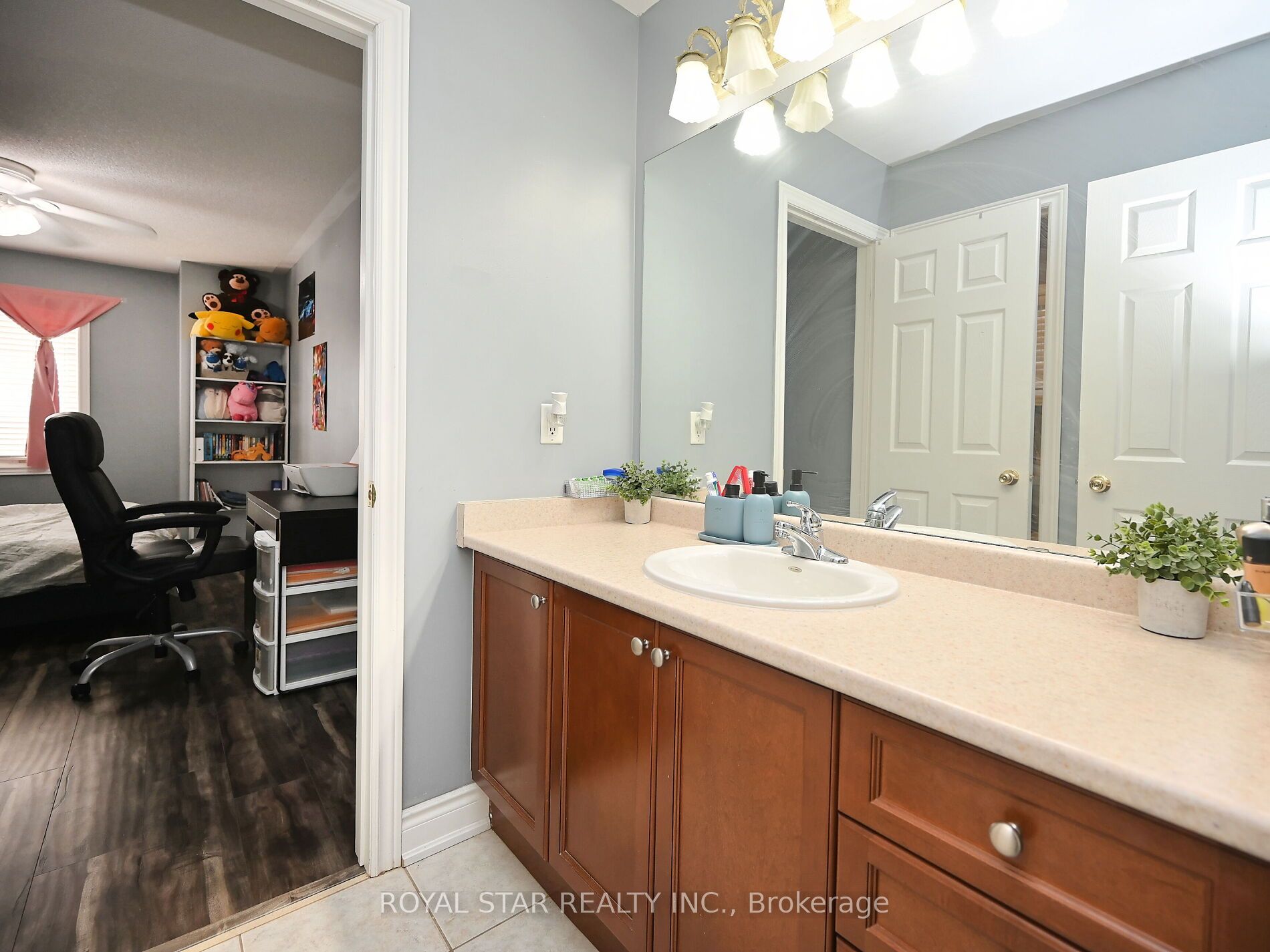 33 Alice Spring Crescent Property Photo 23
