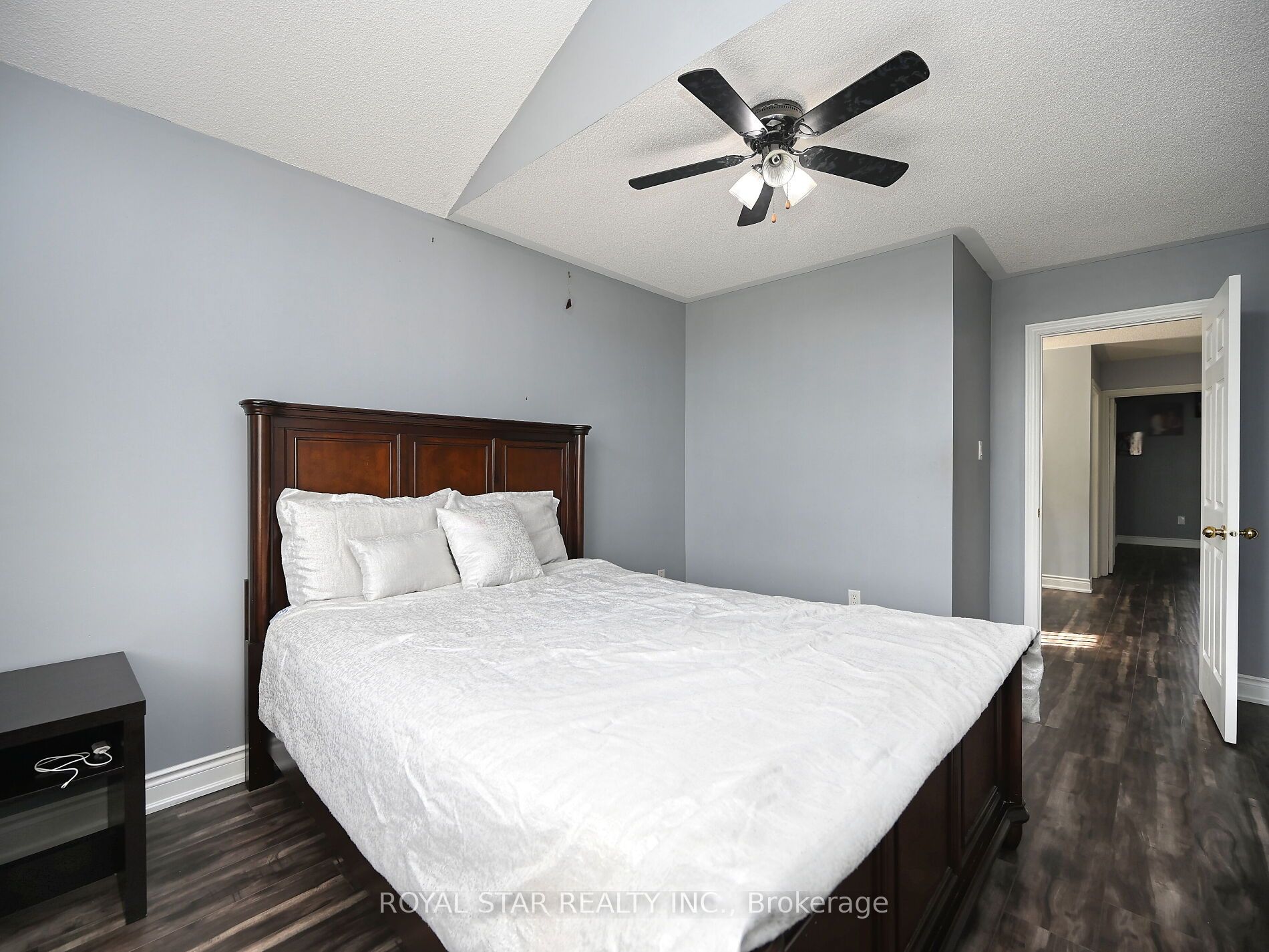 33 Alice Spring Crescent Property Photo 28