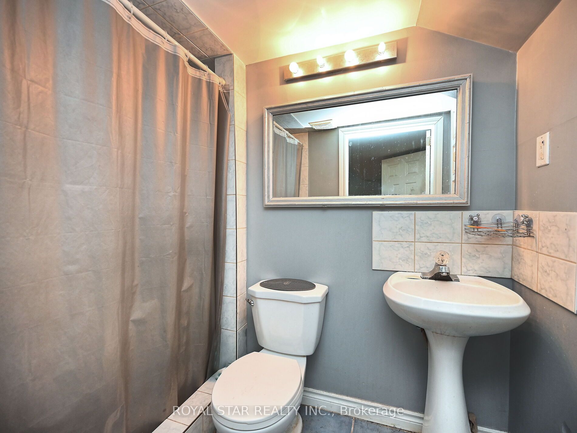 33 Alice Spring Crescent Property Photo 42
