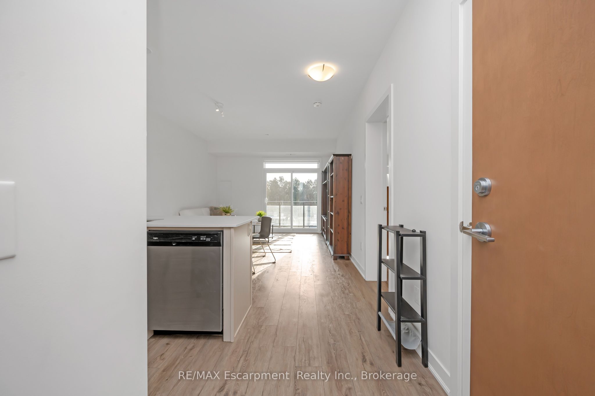 #220 - 320 Plains Road Property Photo 12