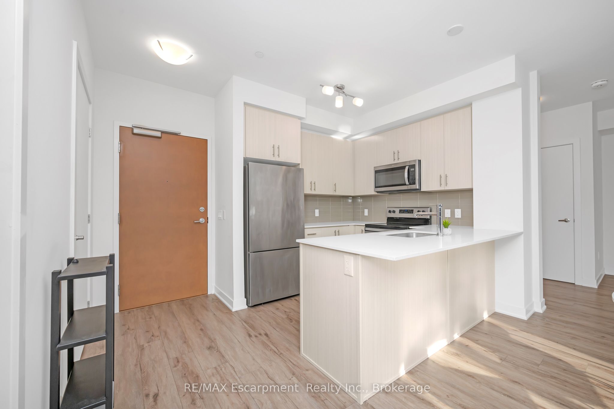 #220 - 320 Plains Road Property Photo 13