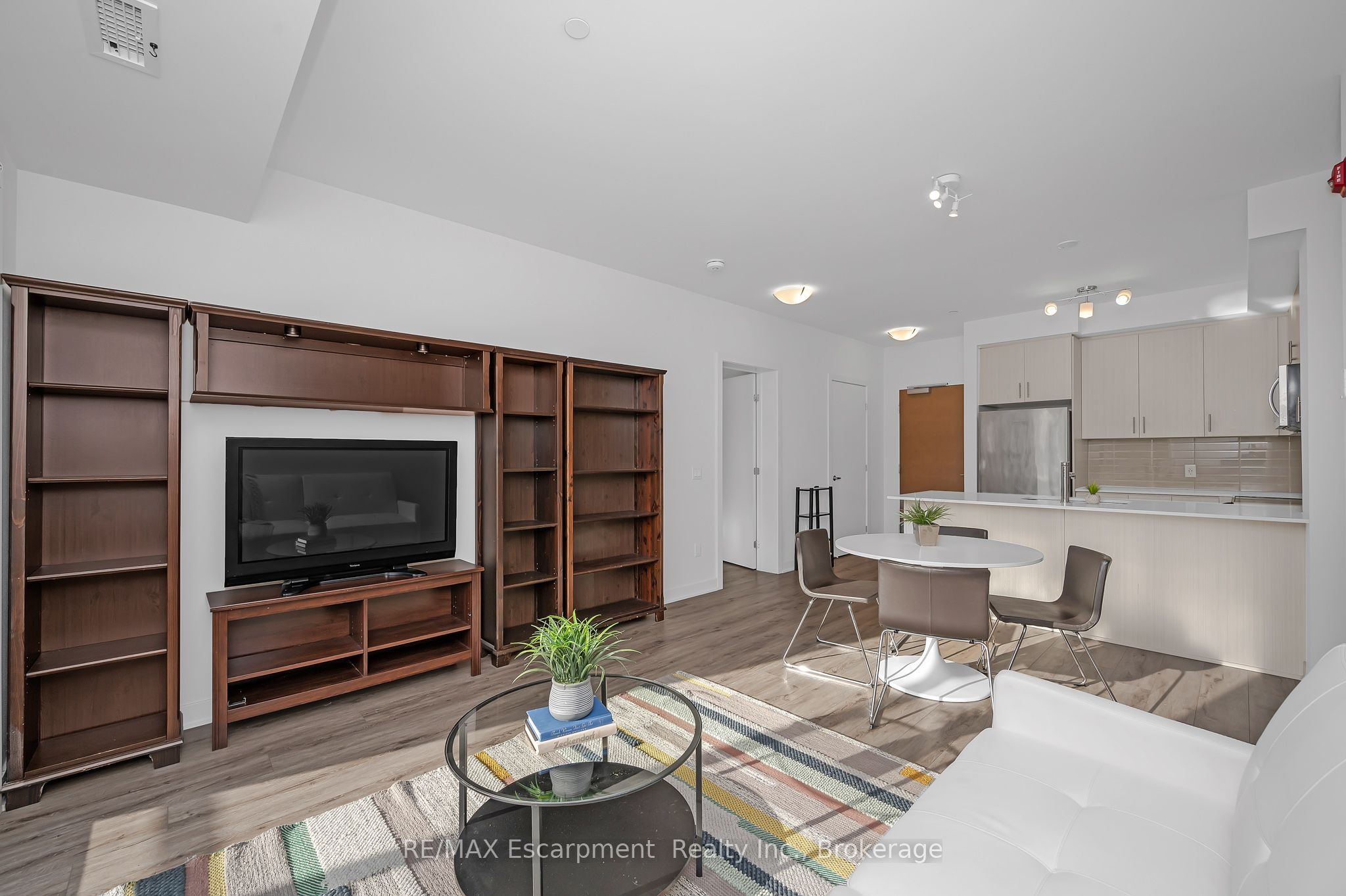 #220 - 320 Plains Road Property Photo 18