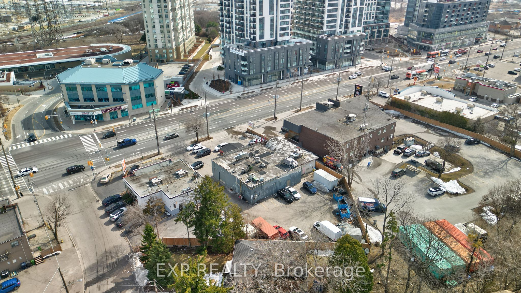5308 Dundas Street Property Photo 7