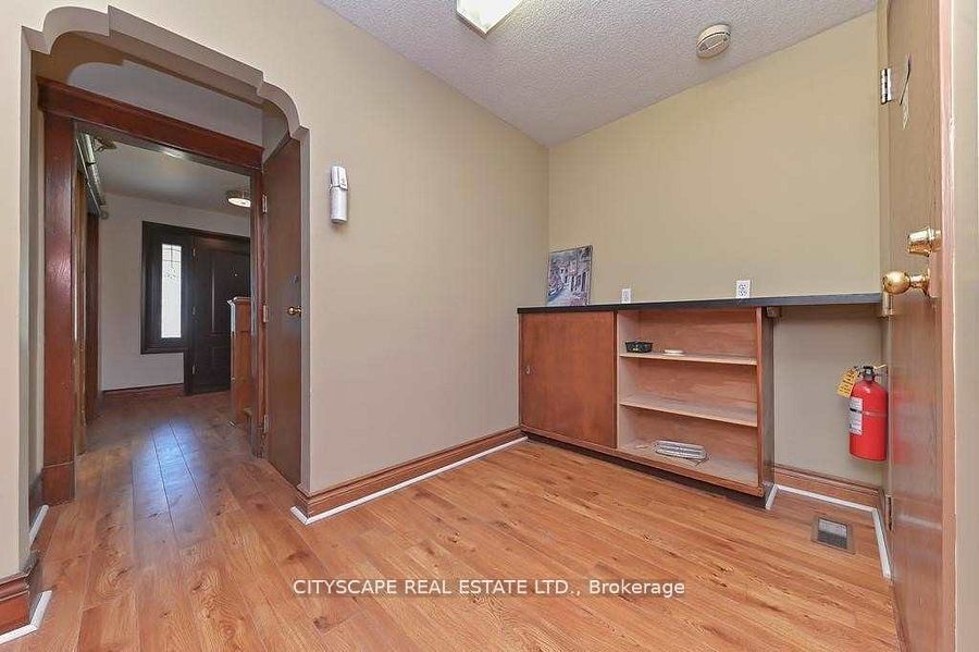 305 Plains Road Property Photo 10