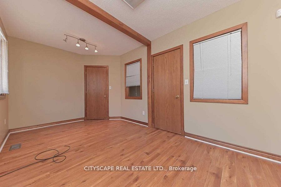 305 Plains Road Property Photo 12