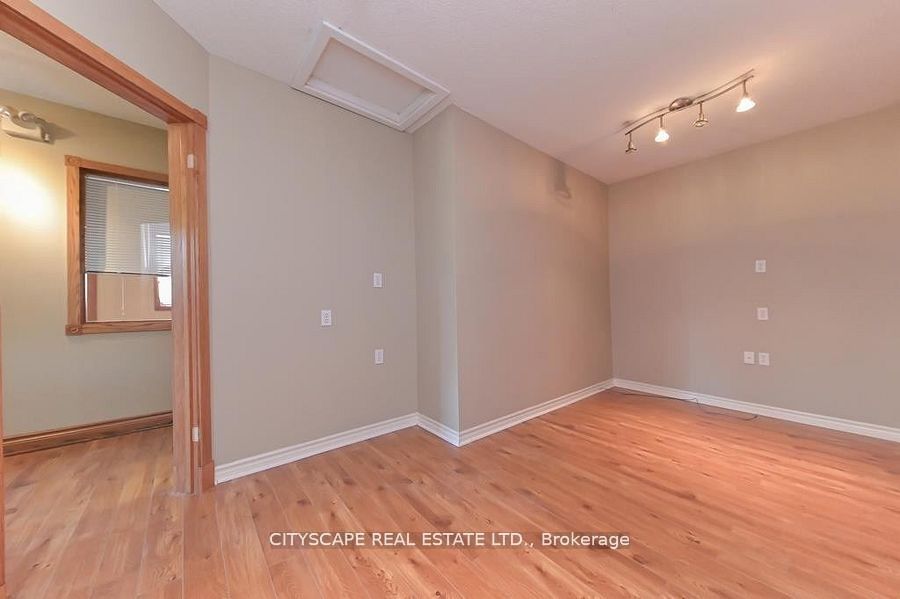 305 Plains Road Property Photo 17