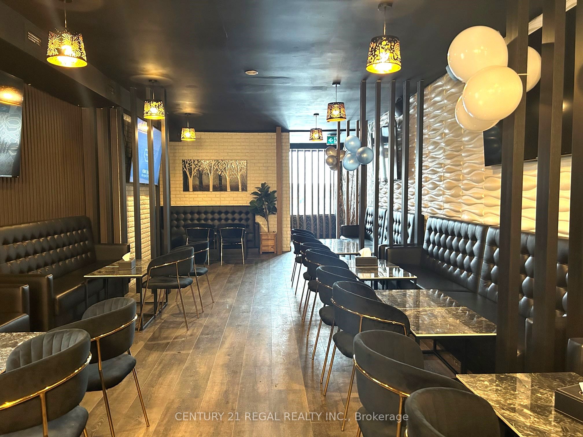 3409 Lake Shore Boulevard W Property Photo 3
