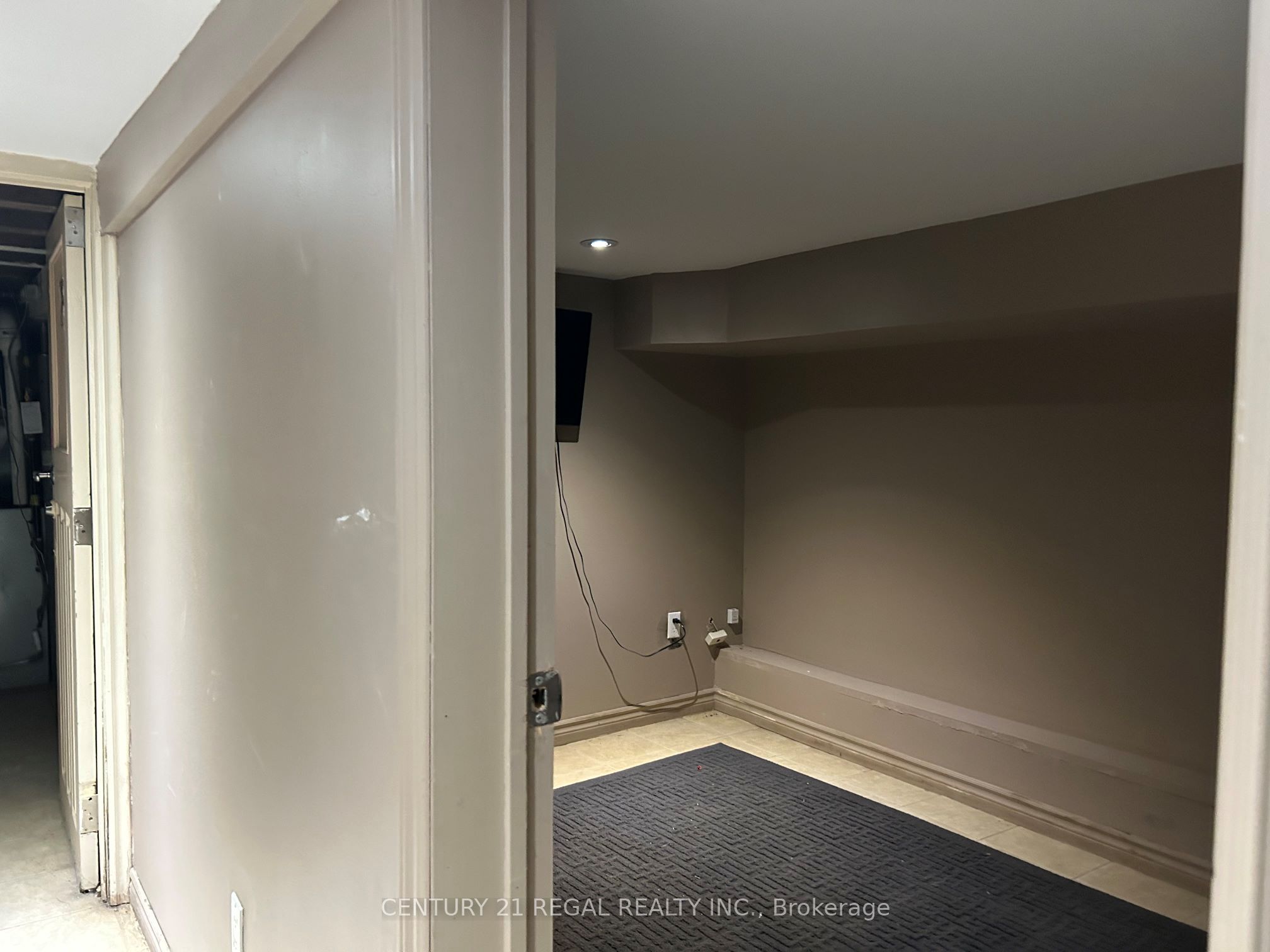 3409 Lake Shore Boulevard W Property Photo 11