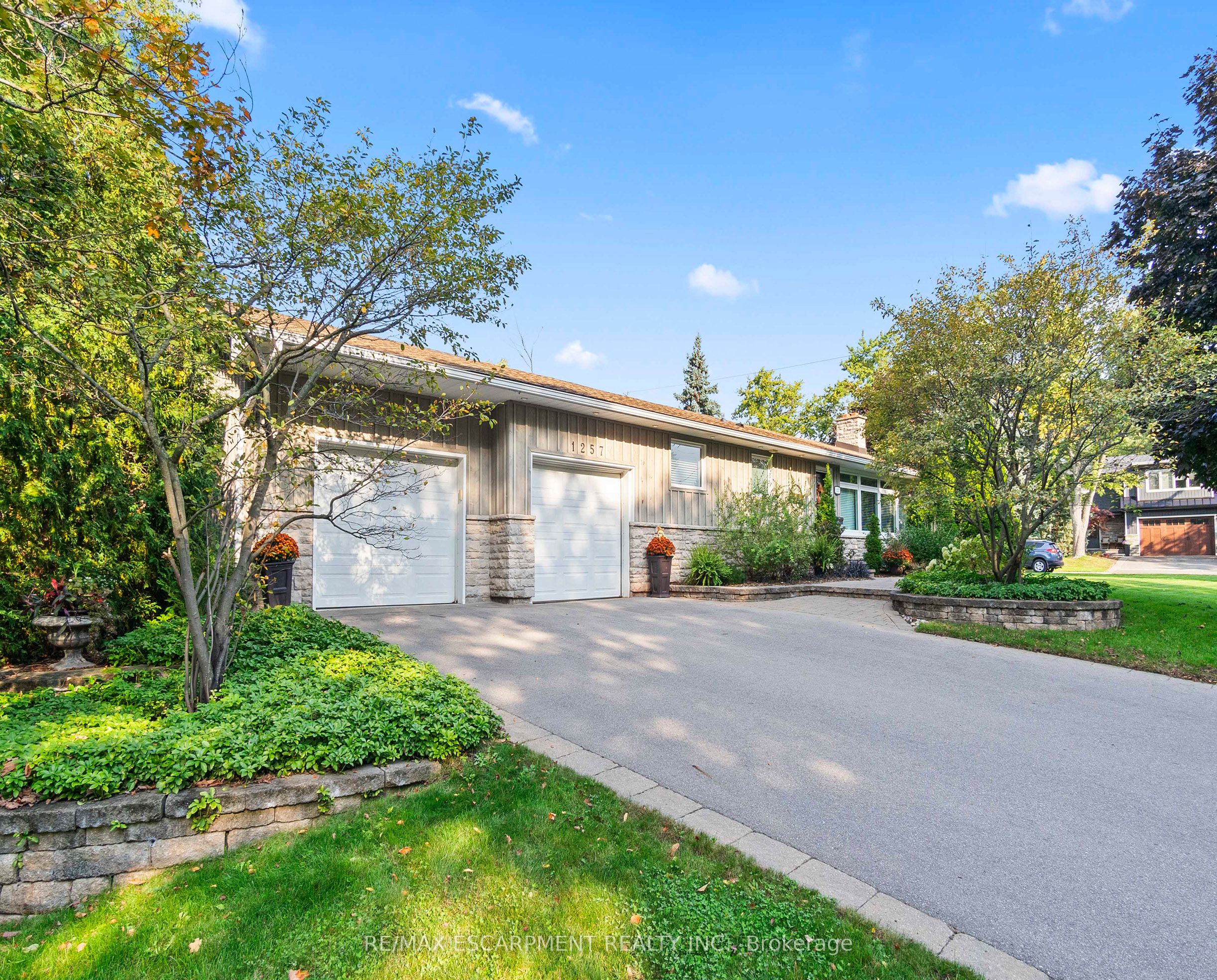 1257 Hillview Crescent Property Photo