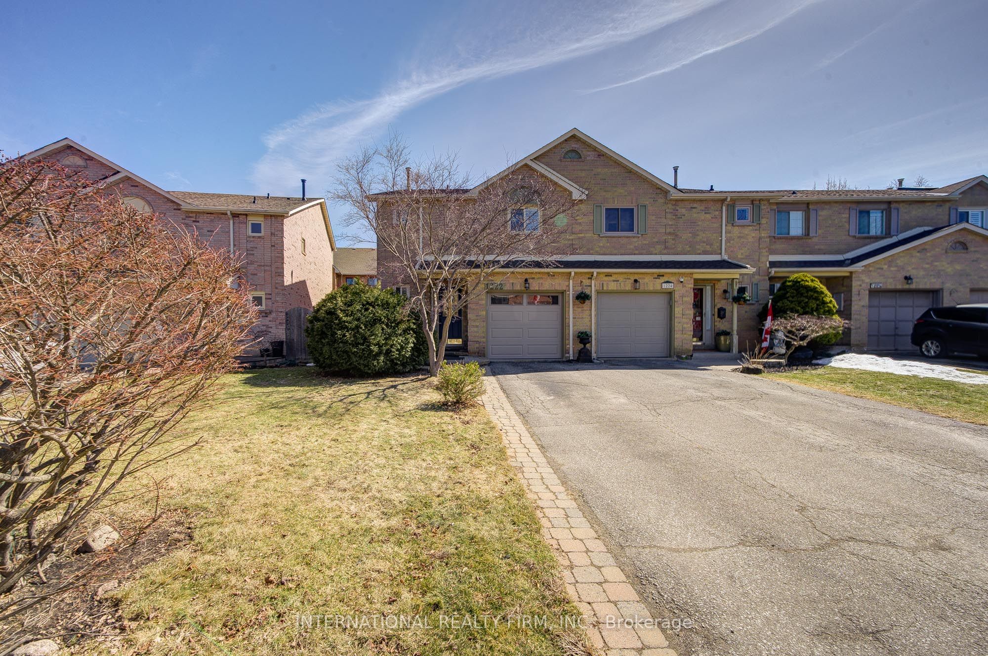 1222 Cottonwood Cres Property Photo 1