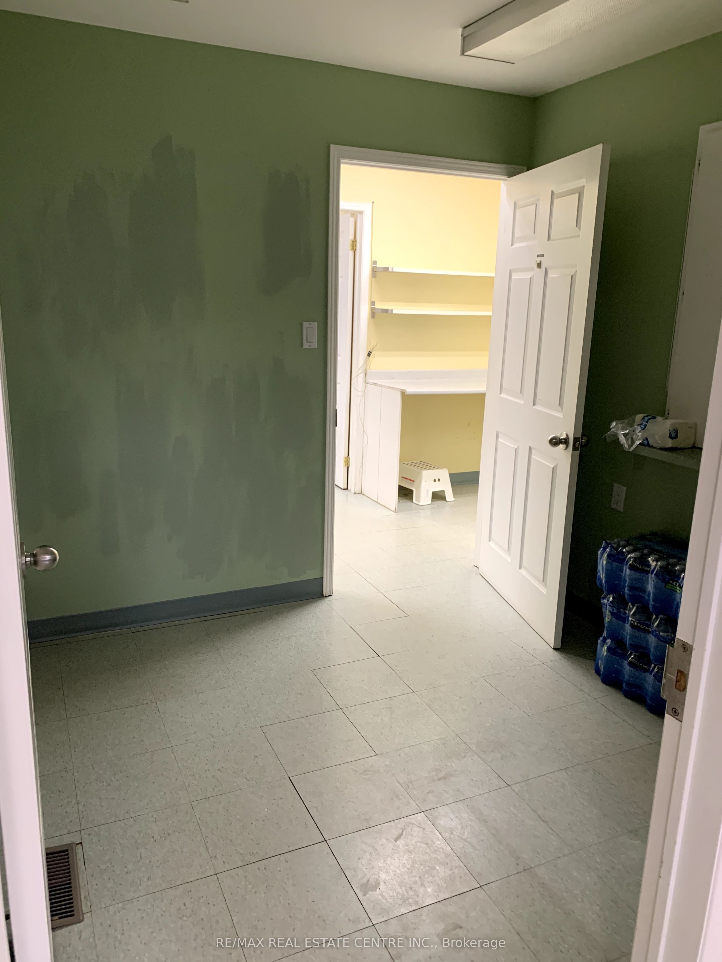 236 Broadway Property Photo 18