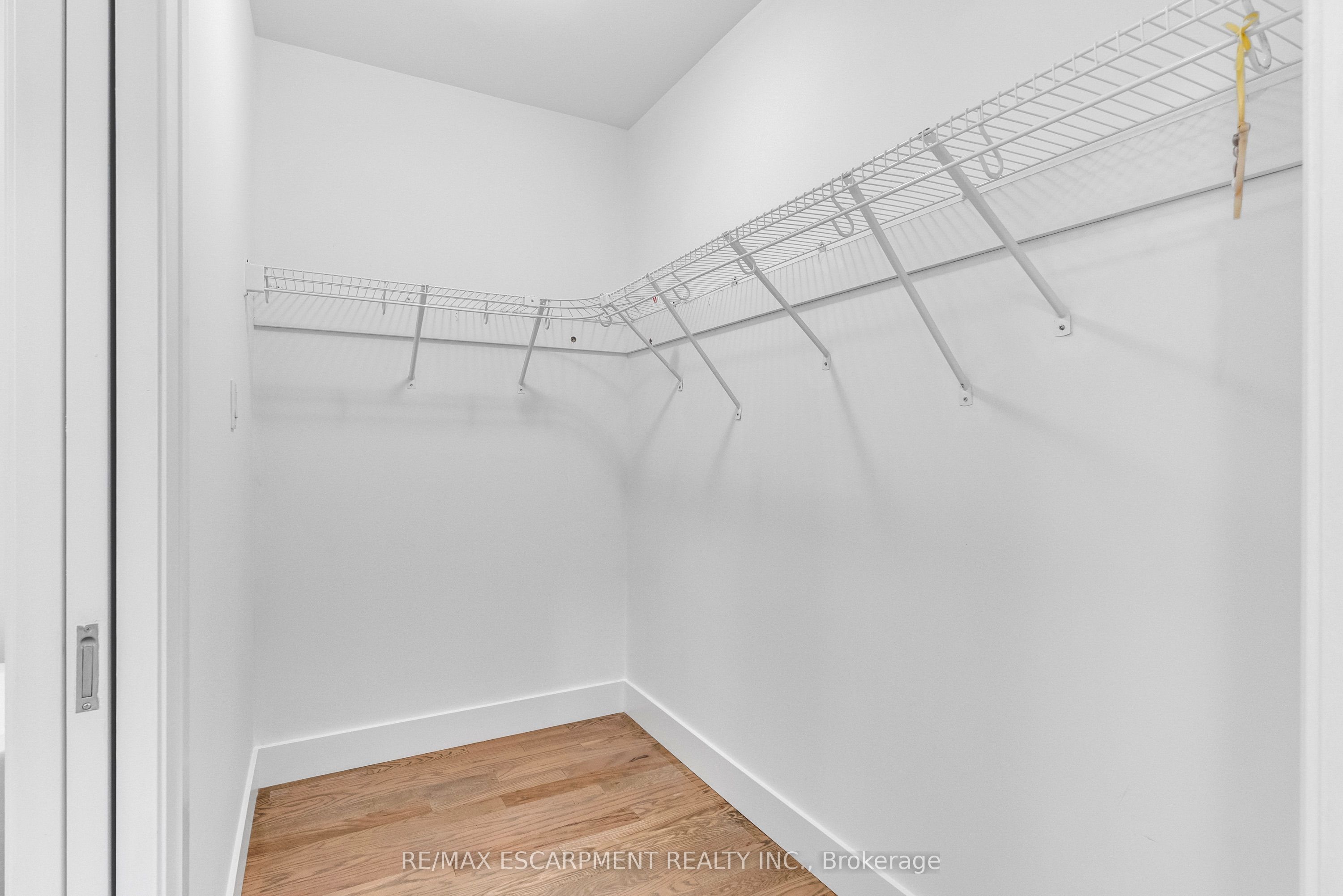 365 Delaware Avenue Property Photo 23