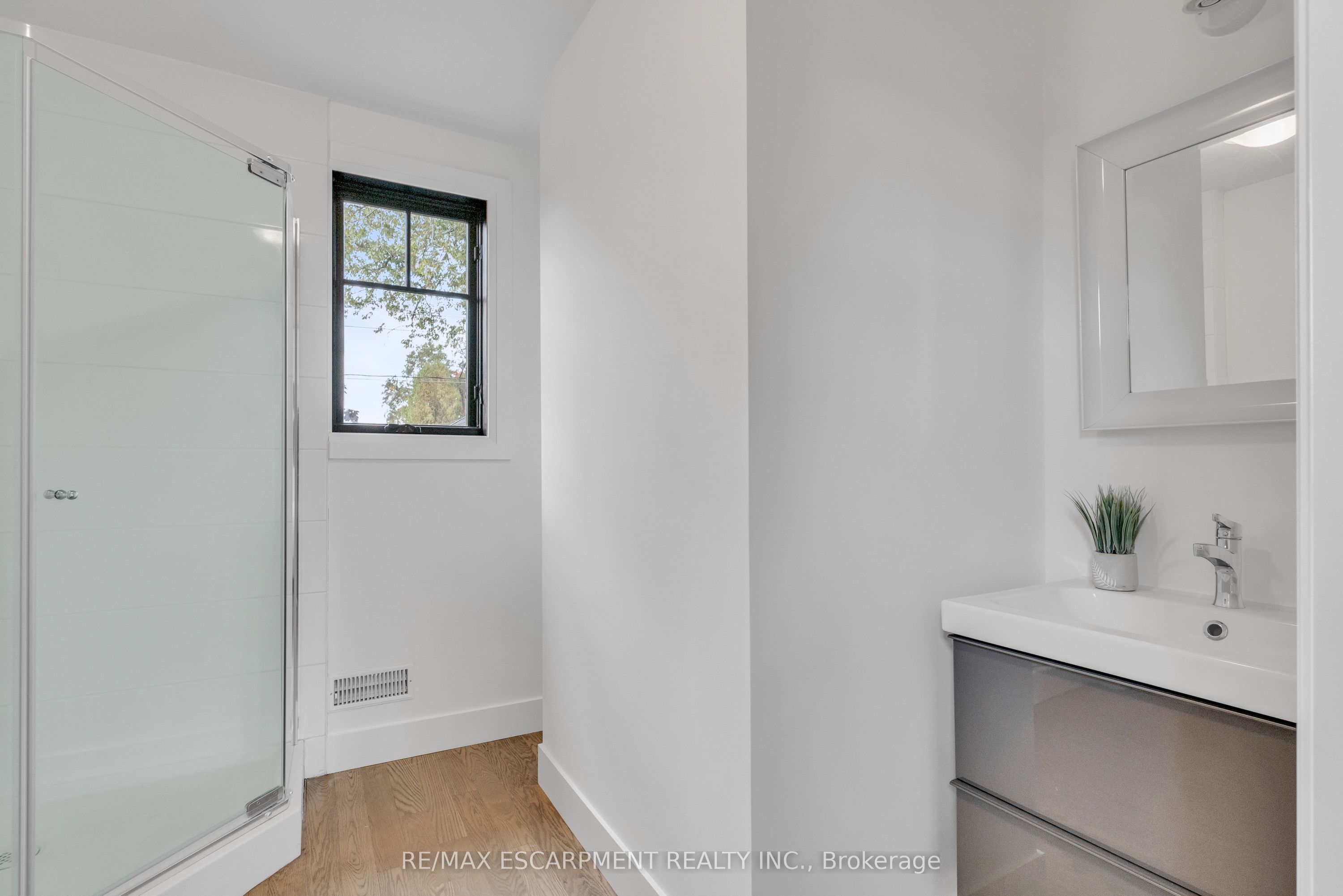 365 Delaware Avenue Property Photo 31
