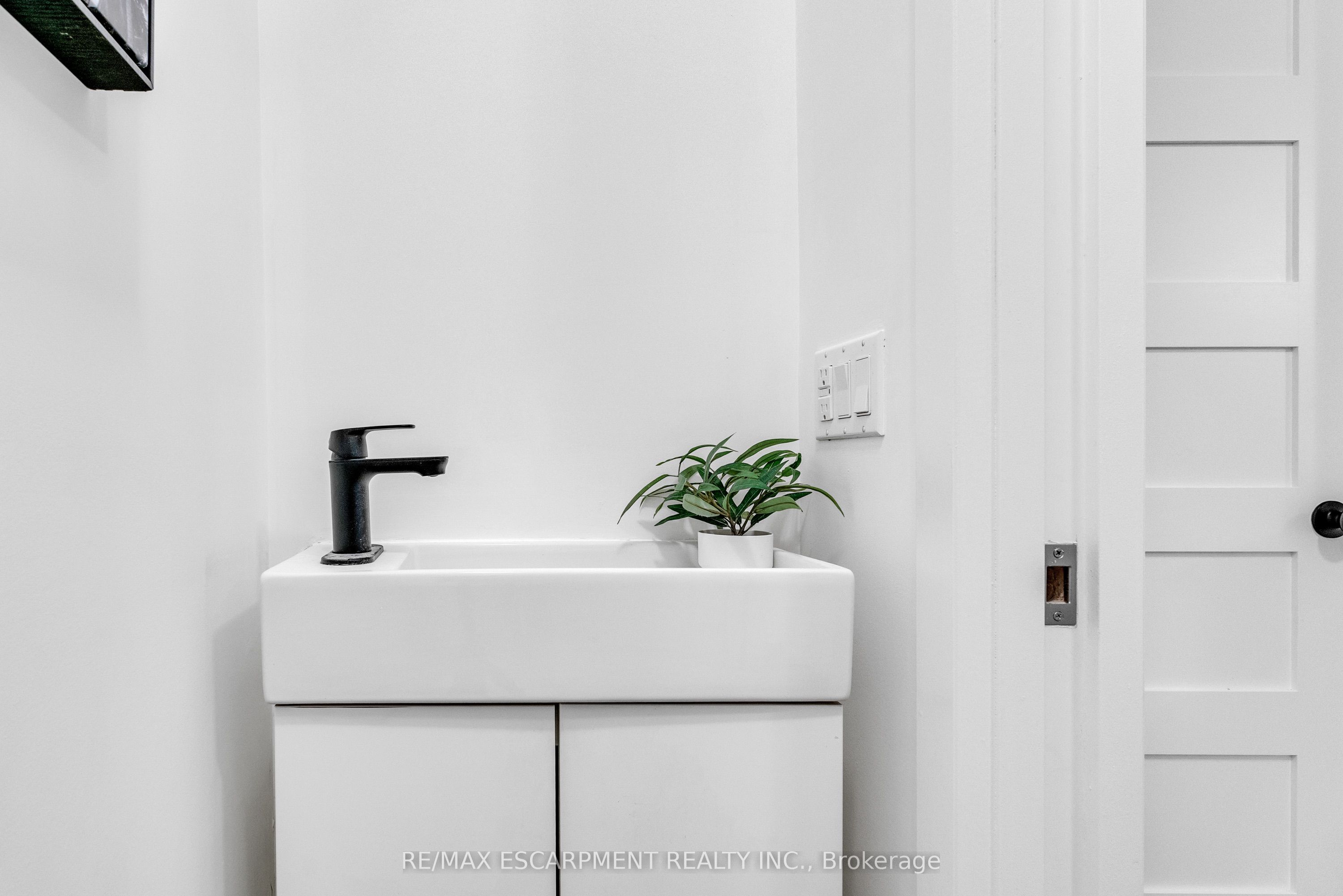 365 Delaware Avenue Property Photo 33