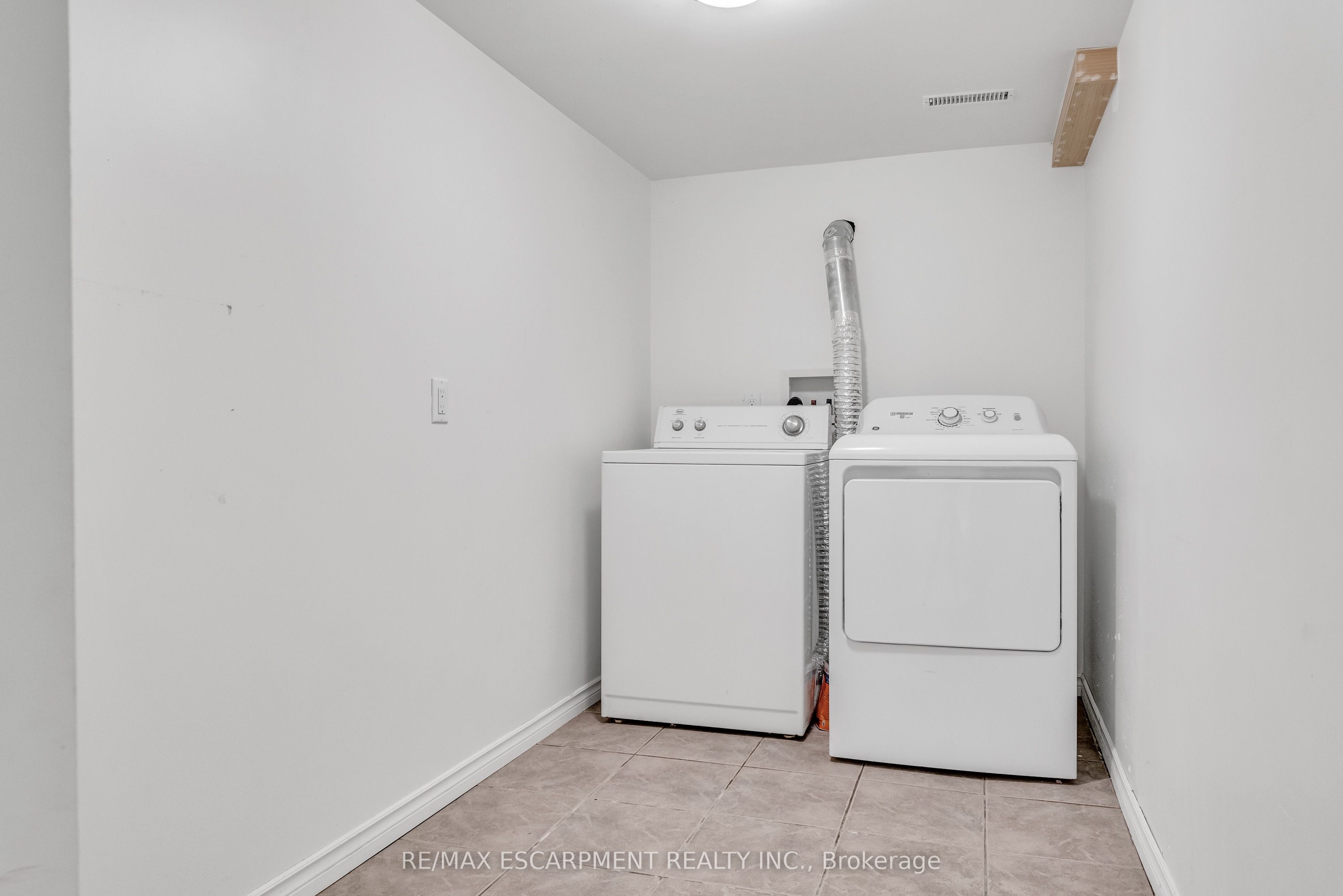 365 Delaware Avenue Property Photo 35