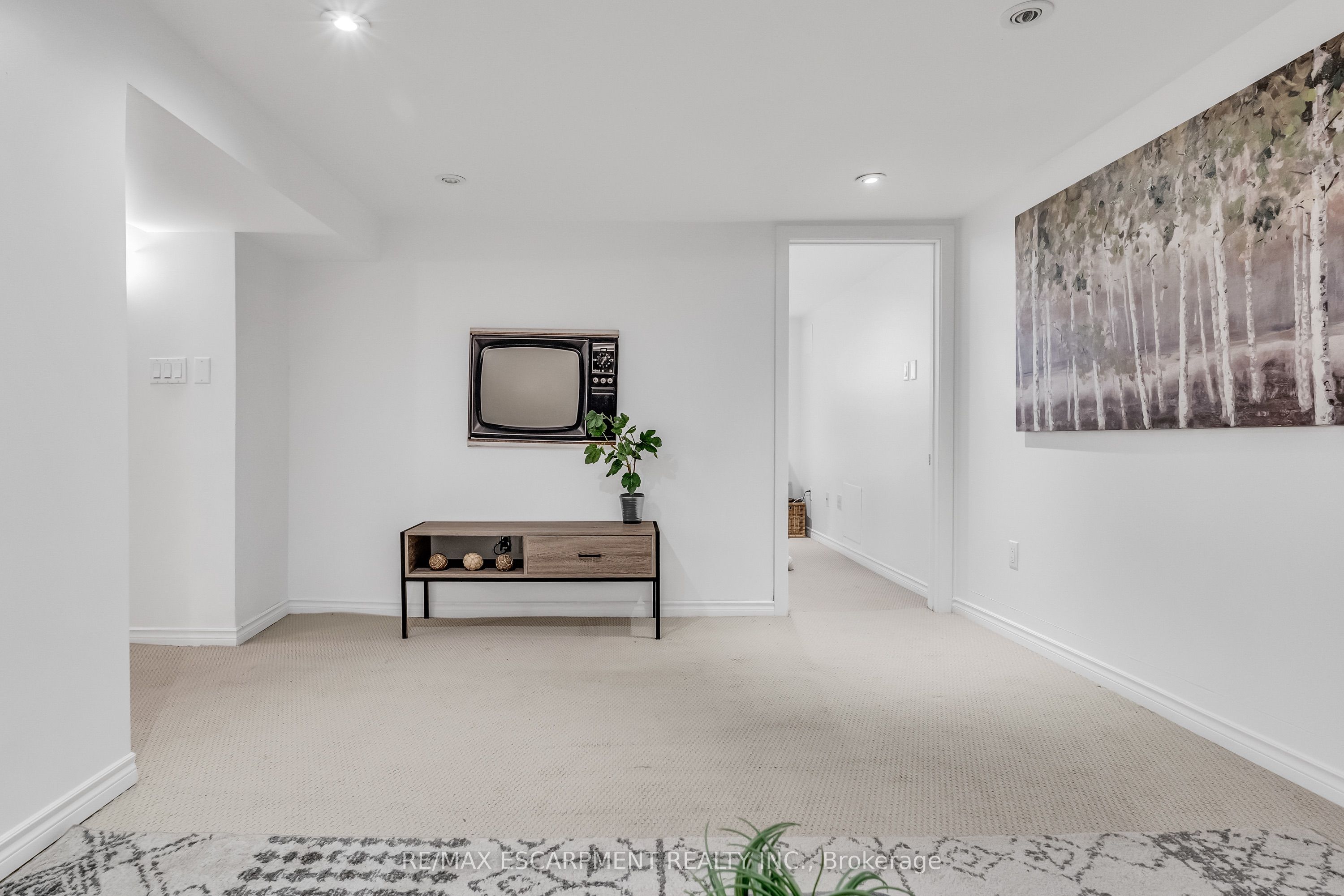 365 Delaware Avenue Property Photo 38