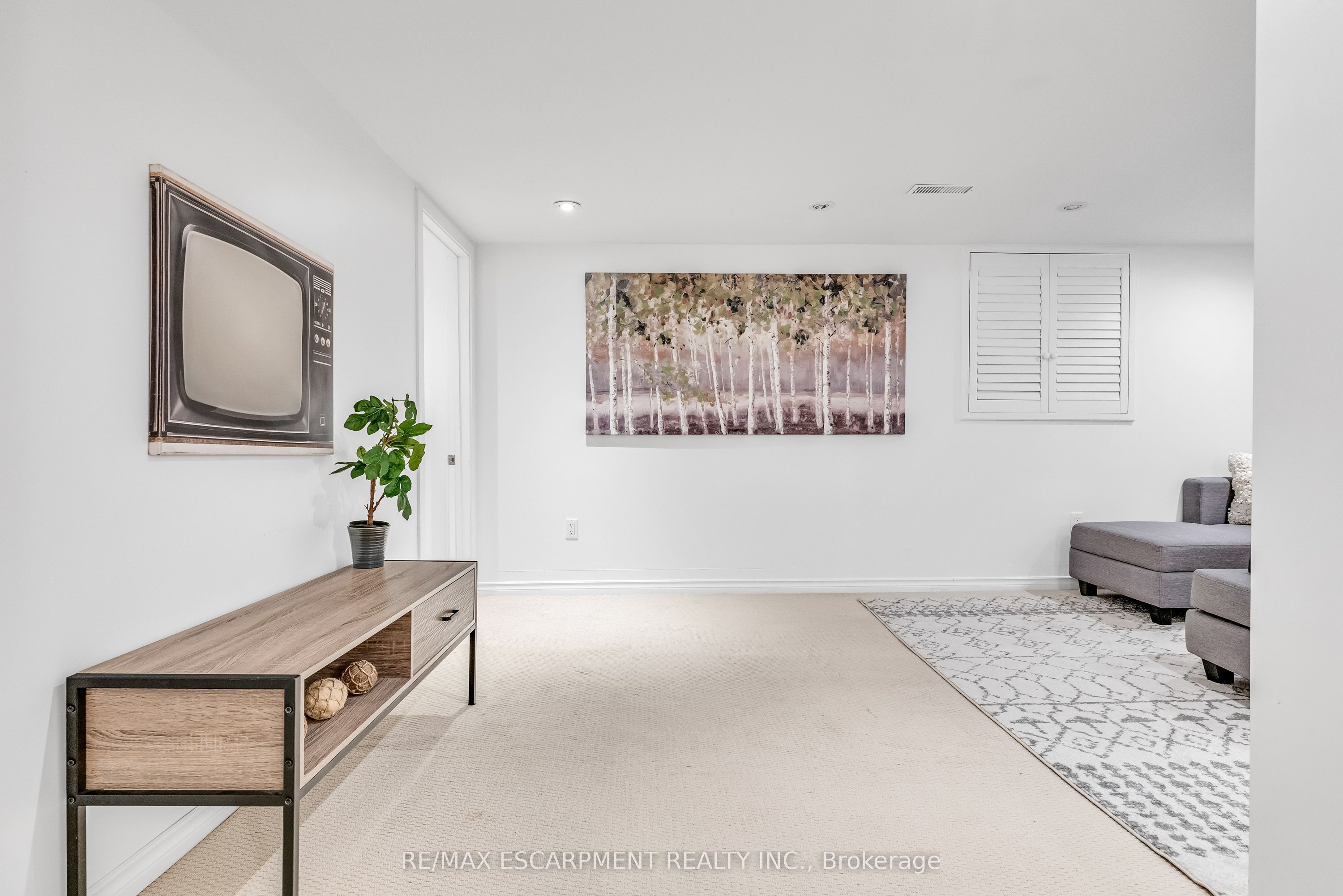 365 Delaware Avenue Property Photo 41