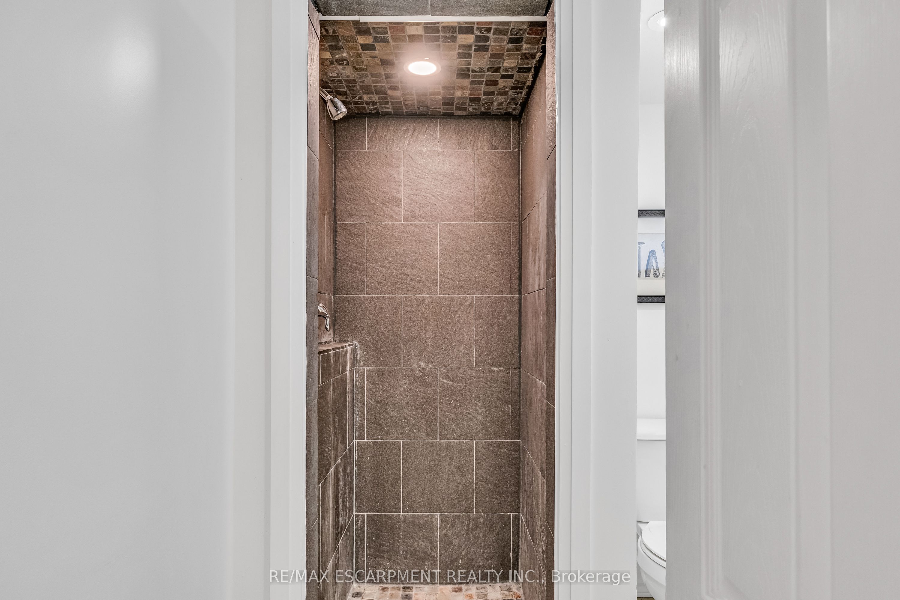 365 Delaware Avenue Property Photo 44