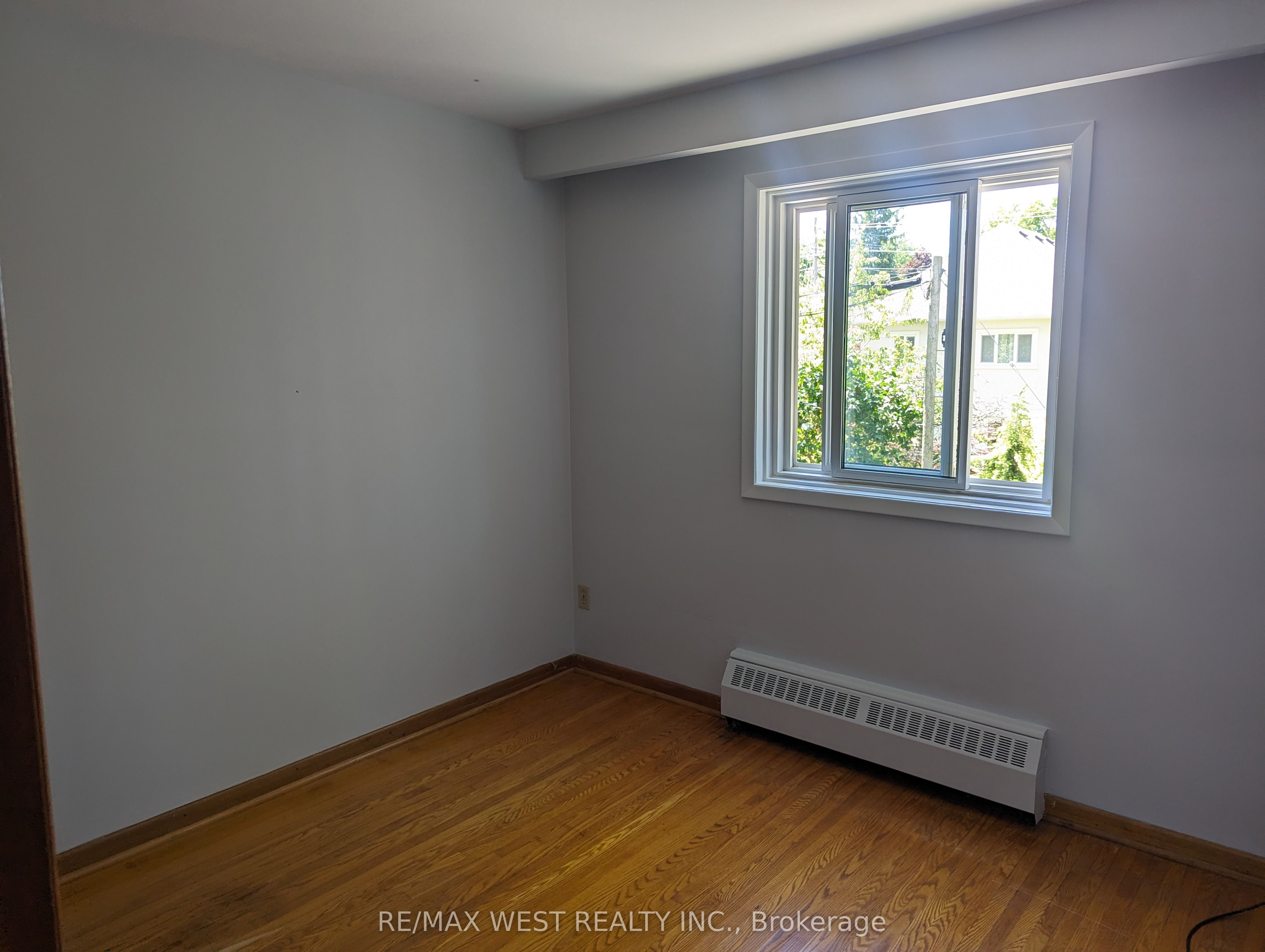 50-52 Peter Street N Property Photo 7