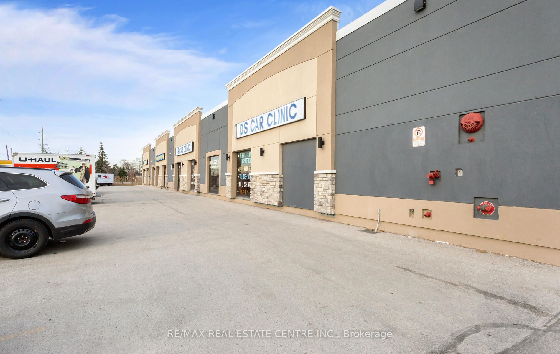 #1 - 1730 Steeles Avenue Property Photo 2