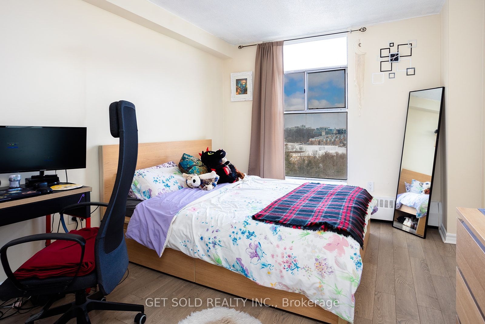 #1109 - 335 Driftwood Avenue Property Photo 8