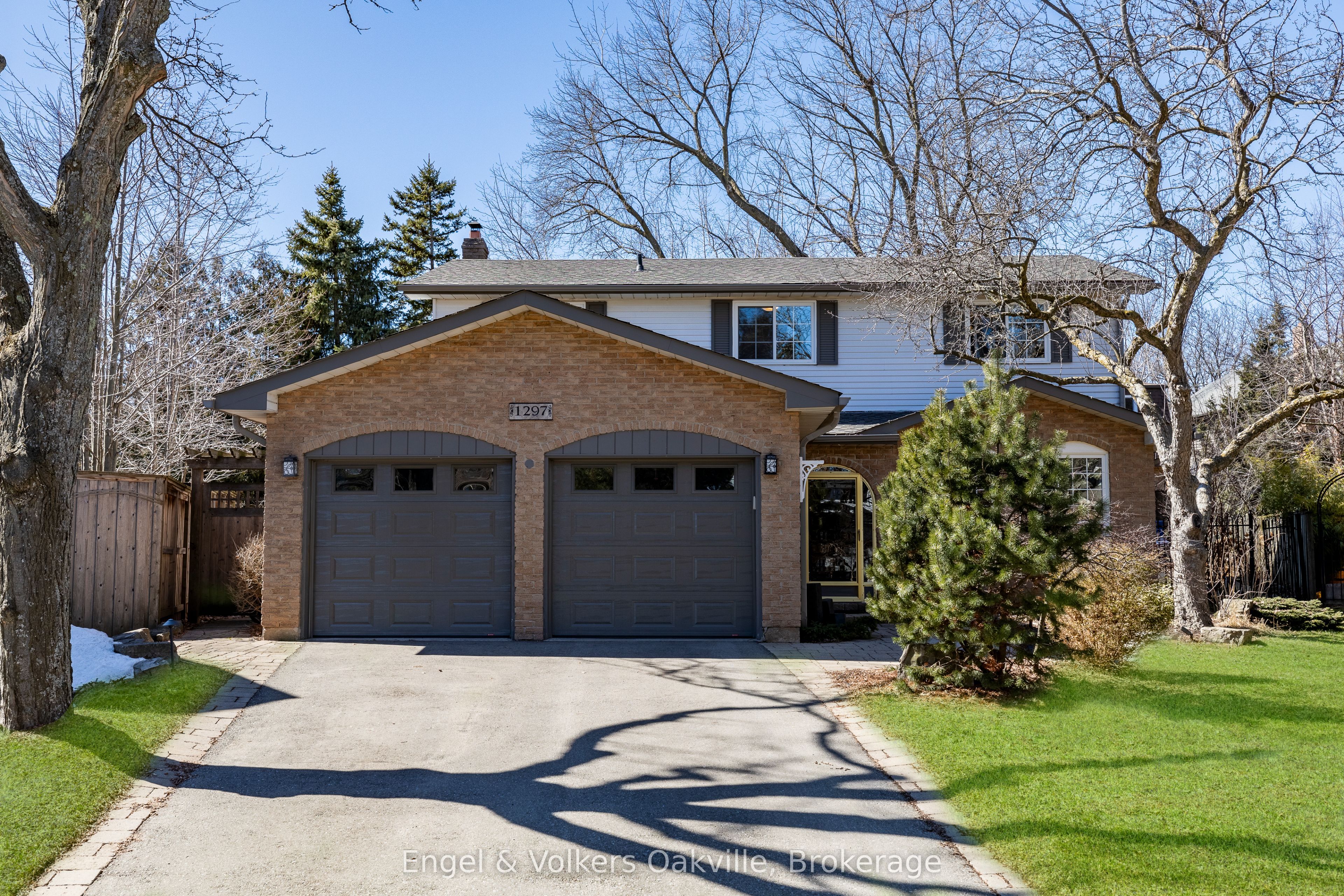 1297 Henley Place Property Photo