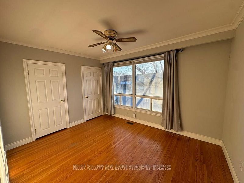 308 Lakeshore Road E 2 Property Photo 4