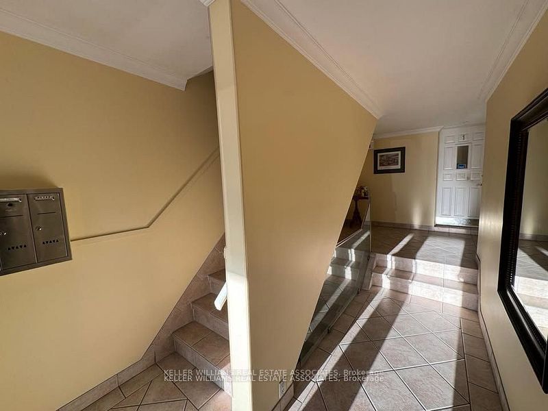 308 Lakeshore Road E 2 Property Photo 9