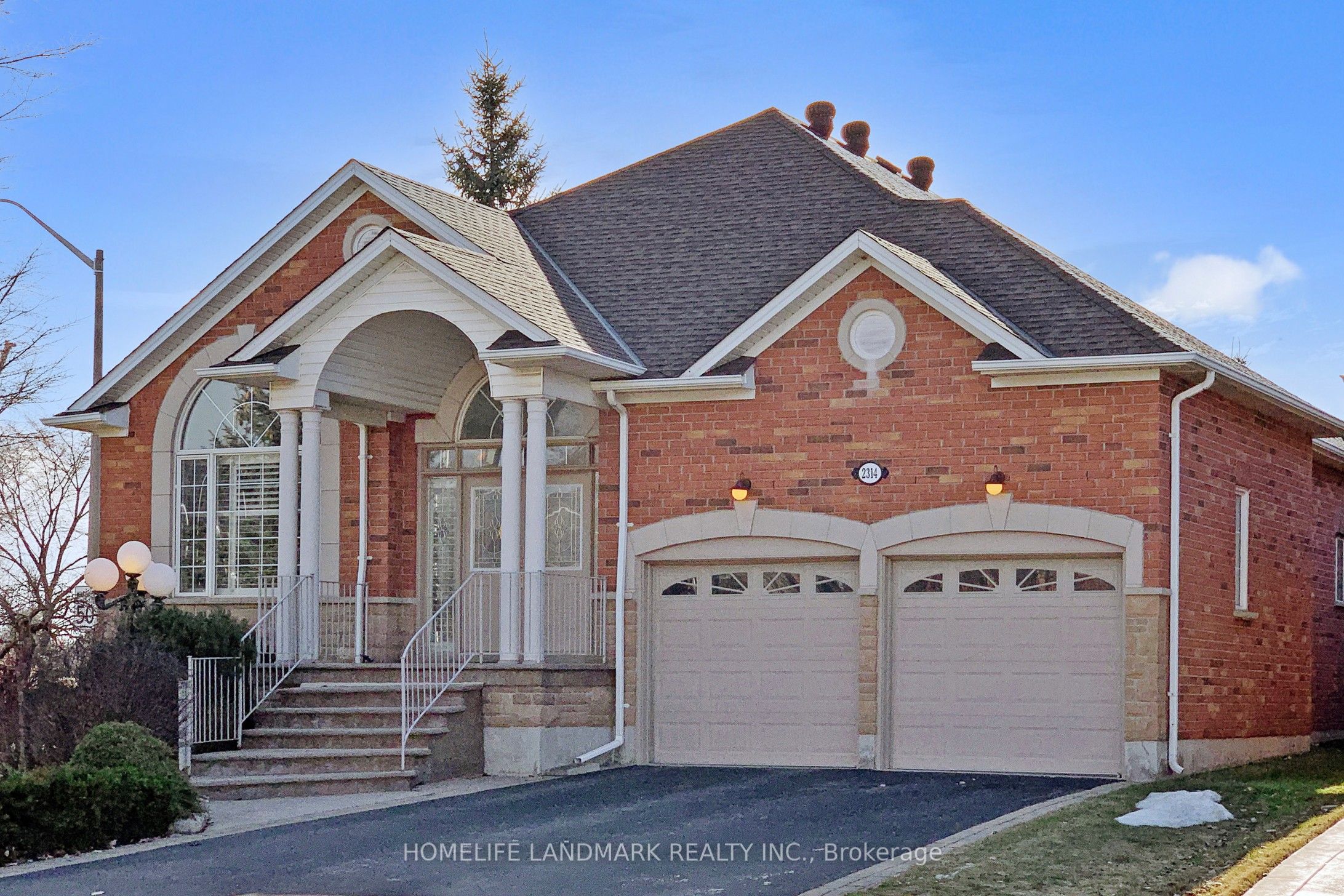 2314 Woodridge Way Property Photo