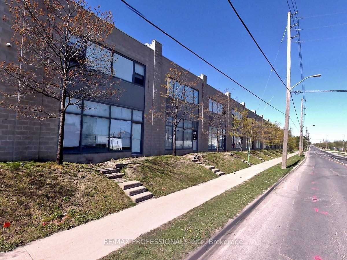 #34 - 300 New Toronto Street Property Photo 1