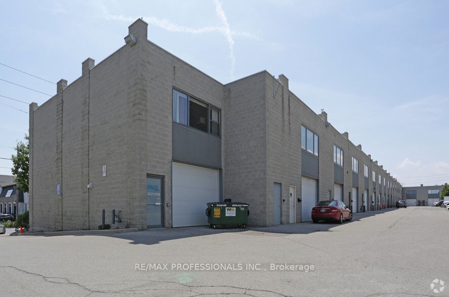 #34 - 300 New Toronto Street Property Photo 2