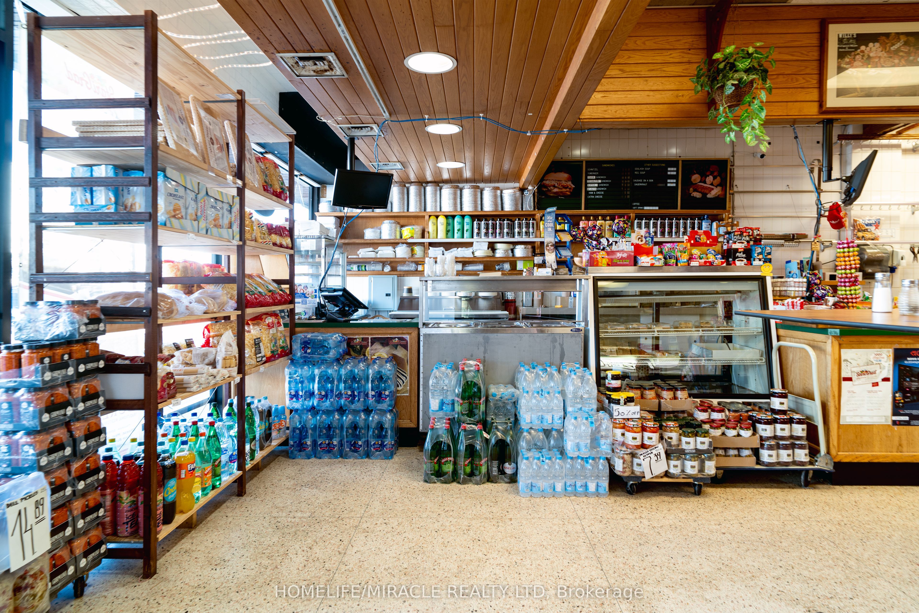 #17 - 2500 Hurontario Street Property Photo 6