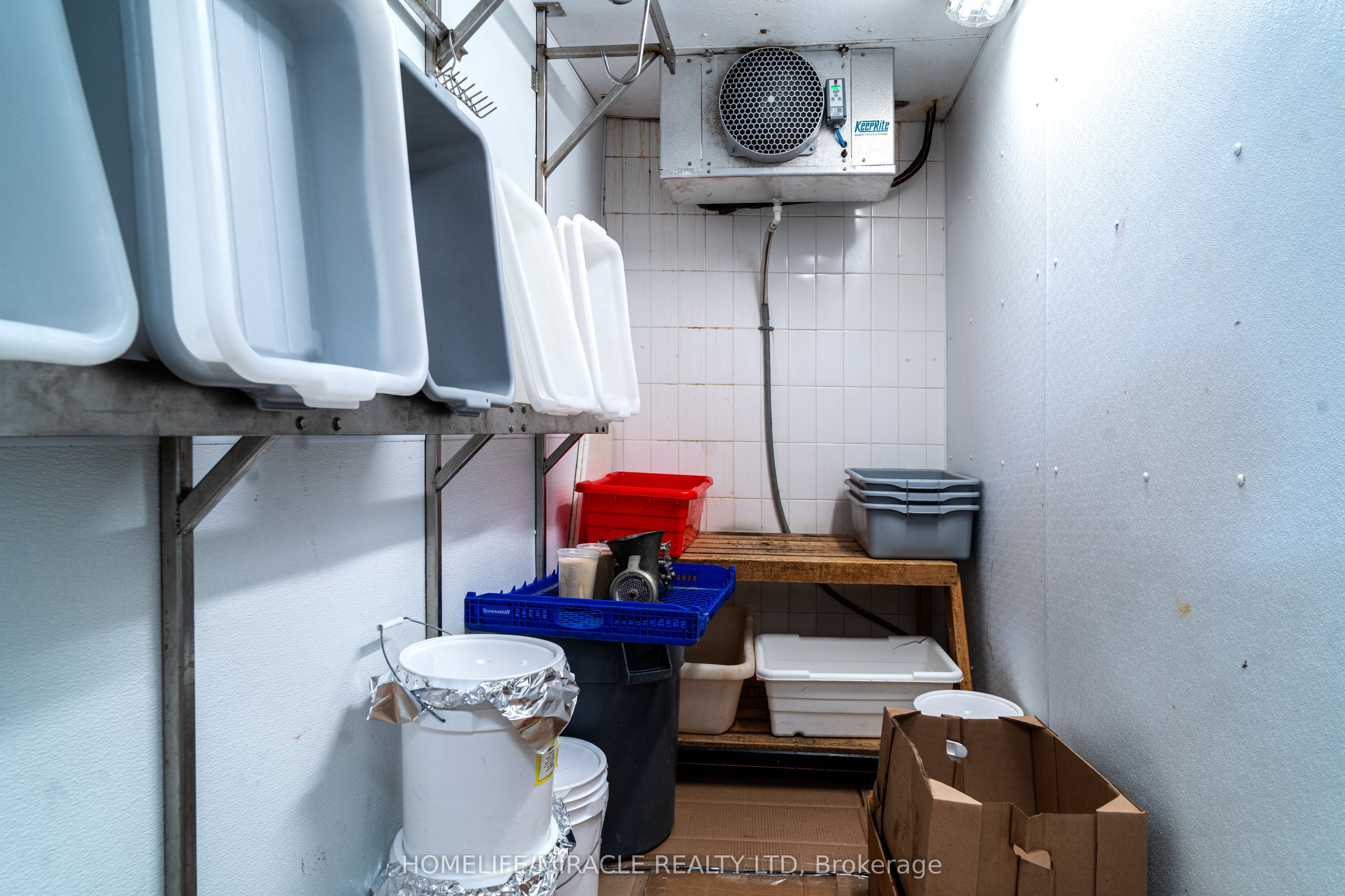 #17 - 2500 Hurontario Street Property Photo 34