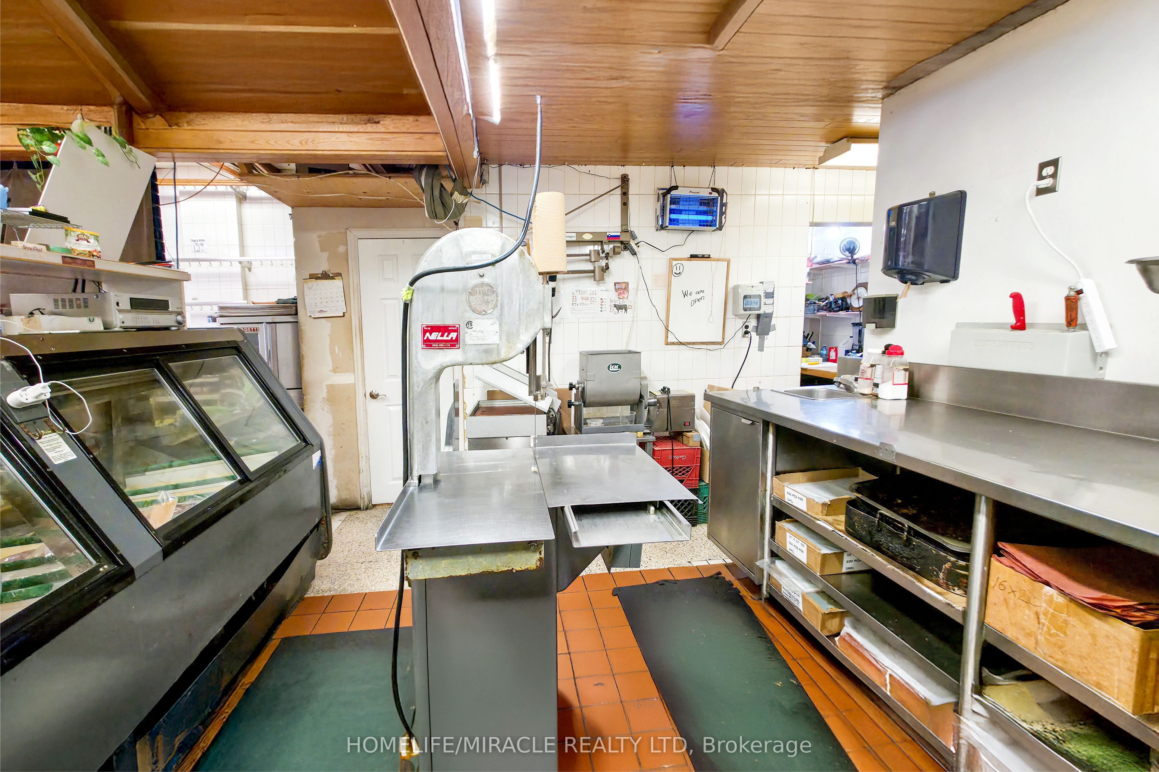 #17 - 2500 Hurontario Street Property Photo 36